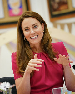 Терпит ради Уильяма: Кейт Миддлтон сложно общаться с политическими деятелями из-за особенностей своего характера